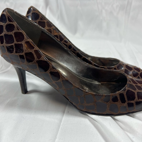 Marc Fisher Brown Giraffe Print Heels - Picture 3 of 5